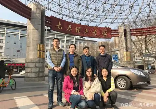 太原一美女大学生火了,毕业照被学校官网抢做封面,网友这颜值太可了