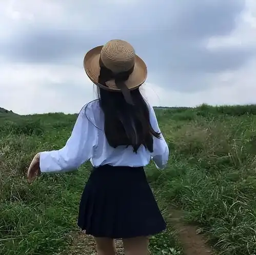 45岁女子在外面应付完情夫,回家还得应付老公