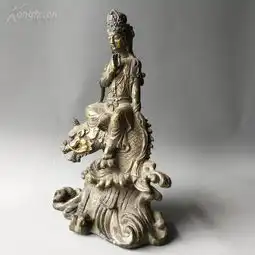 山区收的大型鎏金老铜佛像,骑龙自在观音