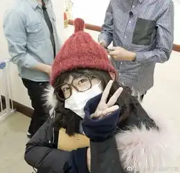tfboys易烊千玺扮女装自夸真俊