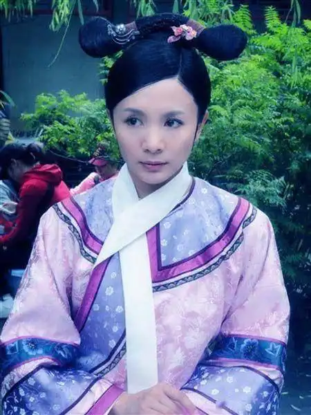 甄嬛传雷人造型鉴赏沈眉庄歪旗头像鞋垫连颂芝都上榜了