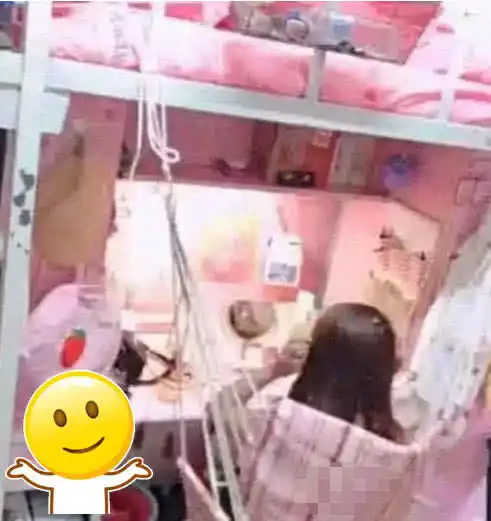 女装大佬艾比寝室照流出,充满少女心,网友却全在心疼室友