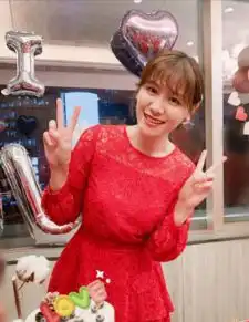田亮晒照为叶一茜庆生,土味情话引网友调侃森碟和妈妈谁美