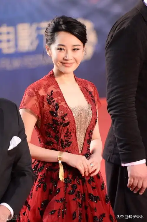 资深美女许晴,女人味十足,太漂亮