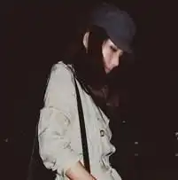 适合网名是左边和右边的情侣头像