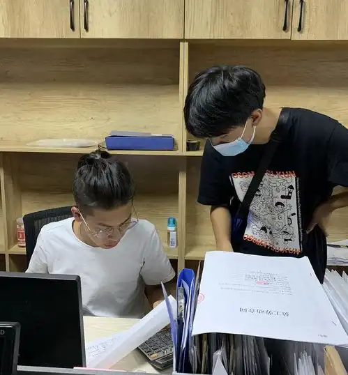 趁着暑假去实习,上班四天被辞退小伙哪出了差错,我也不清楚