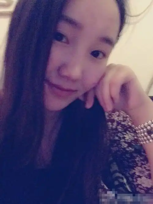 吉祥三宝的小女孩近照曝光