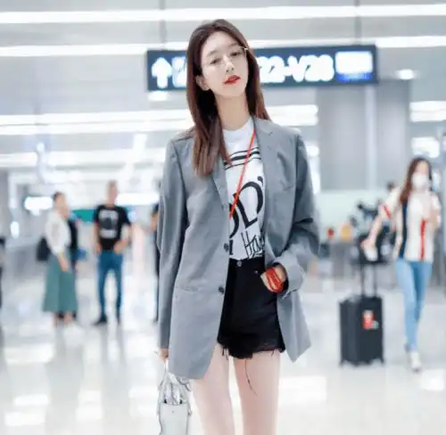 清纯美女江疏影好会穿,清新中不失性感,大长腿超吸睛
