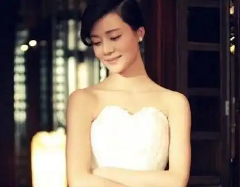 看到现在的车晓,才明白百亿富豪为啥要在三个月时间和她闪婚