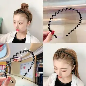 北漂情侣周末逛商场,小美女带上发箍秒变小美女,就是头上有点绿