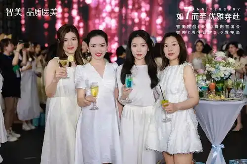 以中国首部原创天鹅舞剧献礼高知女性,智美7周年优雅启新程