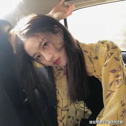 年纪越大,越有魅力,桃花越多的星座女