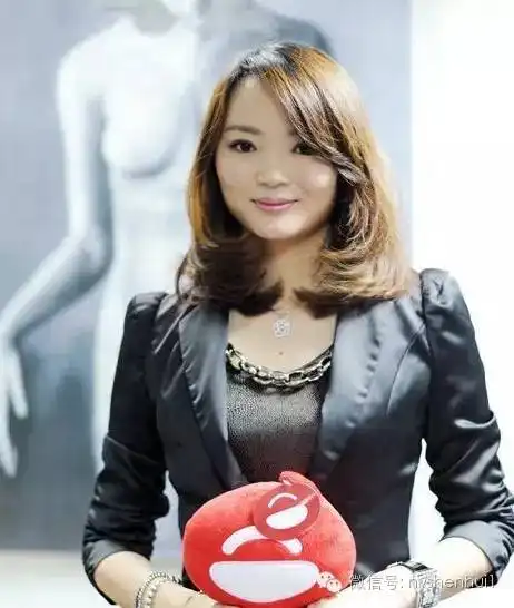 女明星整容变脸算什么她能换头年轻貌美逆龄生长,绝对正能量