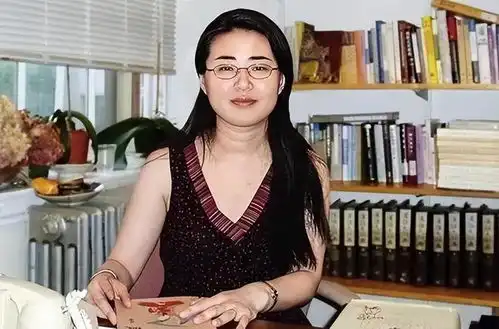 13岁被北大录取的天才少女,出国留学后放弃国籍,还嫁53岁老外