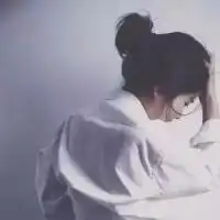 几张qq女生背影头像顺便帮找几个好听的网名
