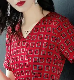 奔三奔四的女人别穿太土,试试高贵洋气的小贵裙,精致优雅超美嫩