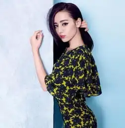 她的一个小动作都直上热搜真是拼到不风光才怪的新生代女星