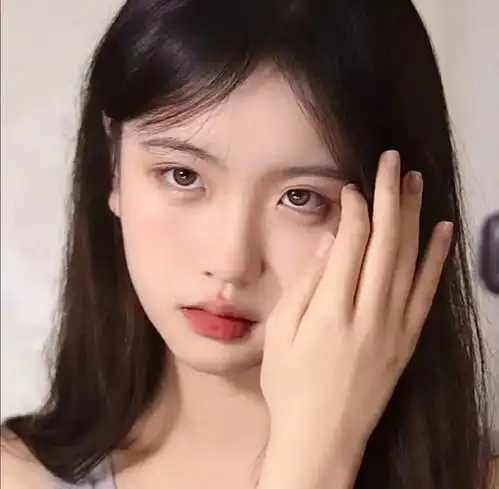 一些简单干净的女生头像