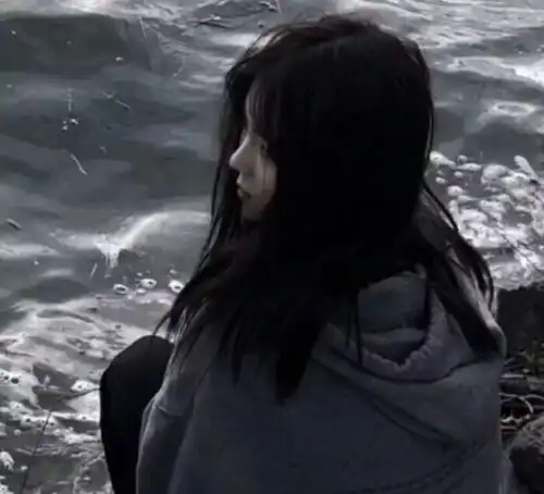 ins适合情绪低落时用的丧系女生头像