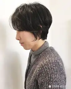 个子瘦小的女生,剪这样的短发更吸引人