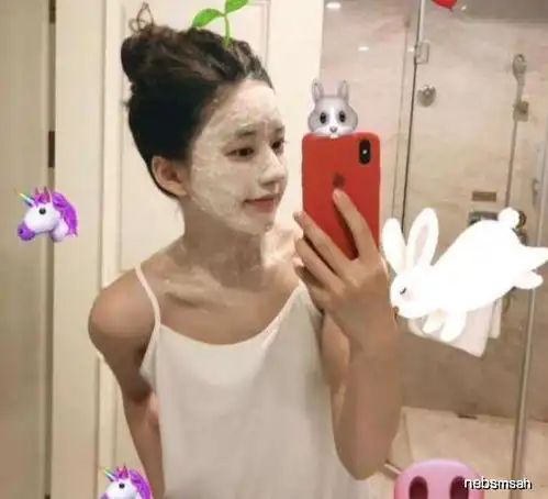 小仙女赵露思,对平价护肤品爱到不行,张韶涵美白清爽不油腻