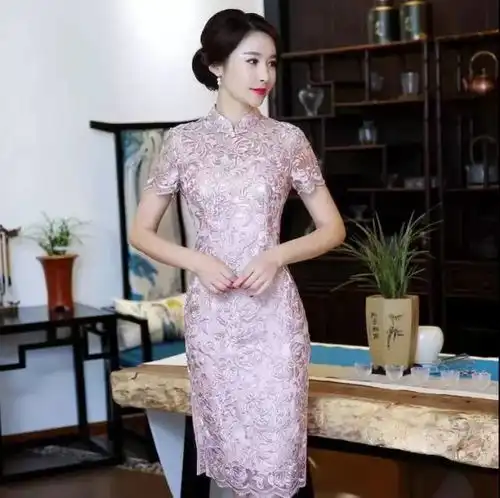 玫瑰镂空尽显气质,蕾丝旗袍让你做一个优雅女人