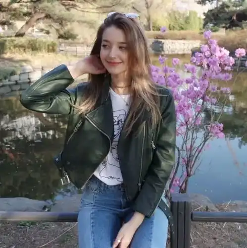 96年的俄罗斯小姐姐美出天际看完沦陷了