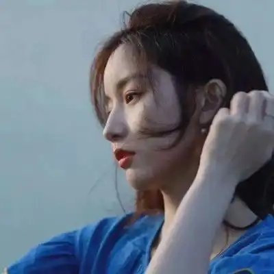 女生头像那就在一起晨昏与四季