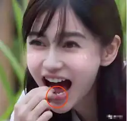 何炅高情商掉线为夸杨紫模仿女星假吃,让杨颖赵丽颖等演员躺枪