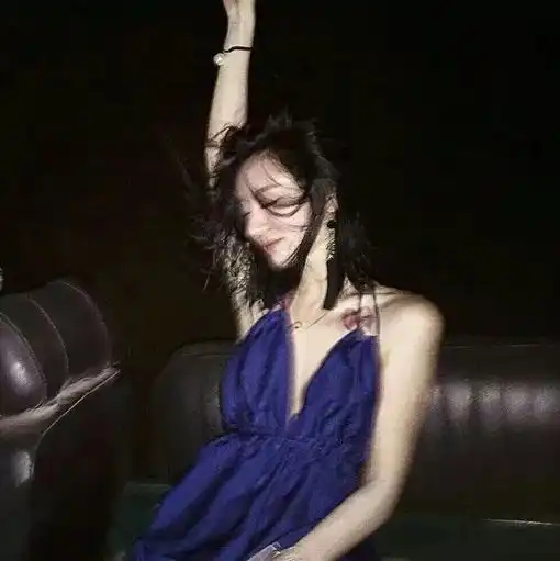 酷酷头像丨我见过千万人,像你的发,像你的眼,却都不是你的脸