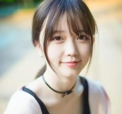 初中到大学班花对比,不同时期有不同的美,网友这就是青春啊