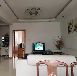12岁女孩一天花销上万,妈妈女儿要富养,以后才不会被钱诱惑