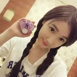 95后艺考生晒呆萌校服写真最美校服女生颜值惊人