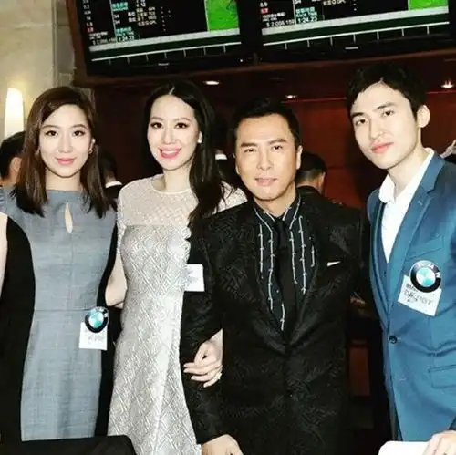 比大小s感情还好的姐妹,姐姐嫁巨星,妹妹嫁豪门,命好又会生