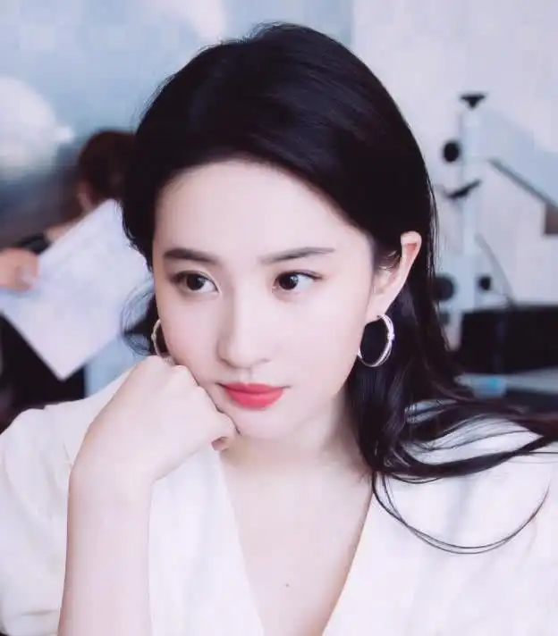 刘亦菲不仅古装美若天仙,现代剧的她,照样倾国倾城