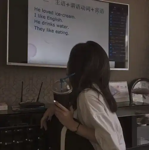 氛围感女头山河滚烫,你是人间理想