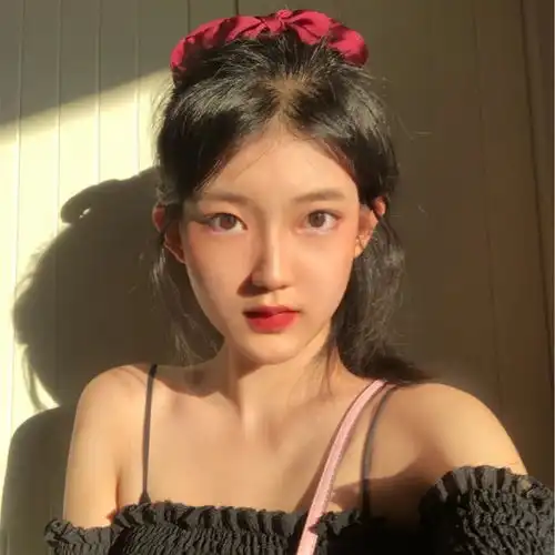 中学女生的这几种举动,自认为网红范儿十足,实际上却惹人嫌