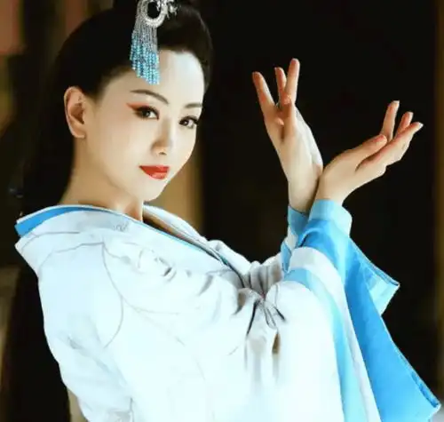 于正又一古装剧来袭,演员阵容超前豪华,女主更是引起一片尖叫