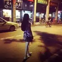 大部分都是背面长发女生qq头像