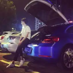 求一个高冷的男生头像满意采纳