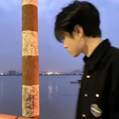 最新版90非主流男生头像帅气合集一辈子这么长干嘛着急在十几岁找到真爱