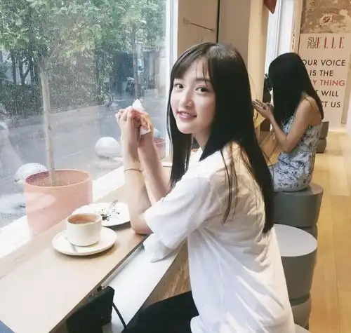 青春有你2费沁源壁纸头像