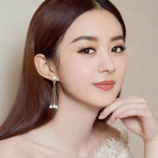 从赵丽颖的首饰搭配浅谈女生穿戴首饰有什么技巧