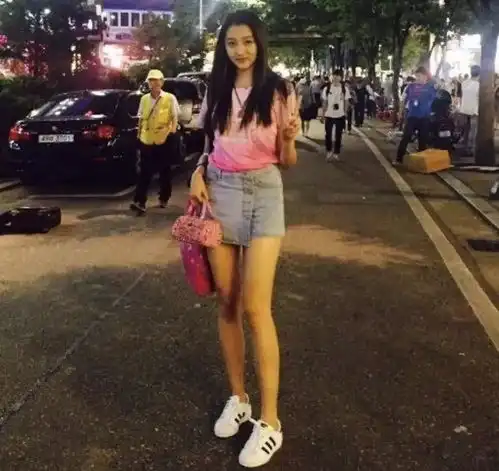 鹿晗恋爱迪丽热巴和关晓彤只差一个北京户口