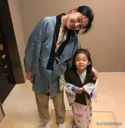 汪小菲妻子大s与儿女近照网友他女儿真是漂亮了