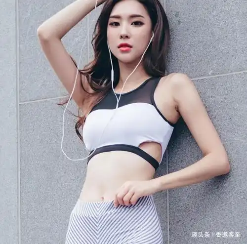 大长腿,烙上无痕裤的一瞬间,的确又细又长