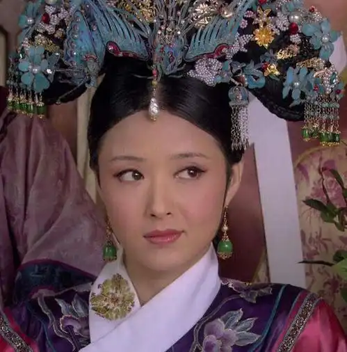 她是娱乐圈最火女星,与助理相处没架子,网友人美心善