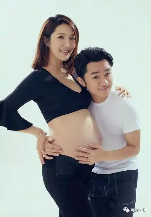 李亚男晒全家福曝光女儿正脸照,大眼睛双眼皮从小就是个美人胚子