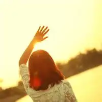 挥手向暖