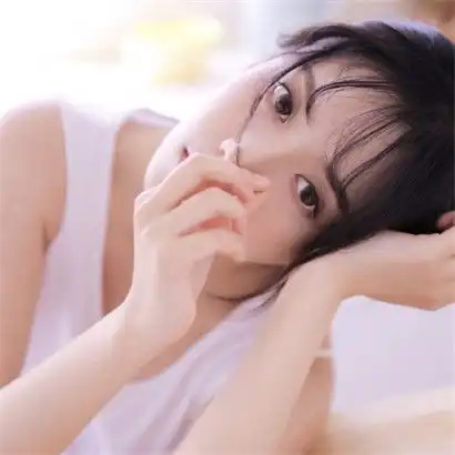 甜美清新女生头像,全部是夏季穿的很单薄的妹子
